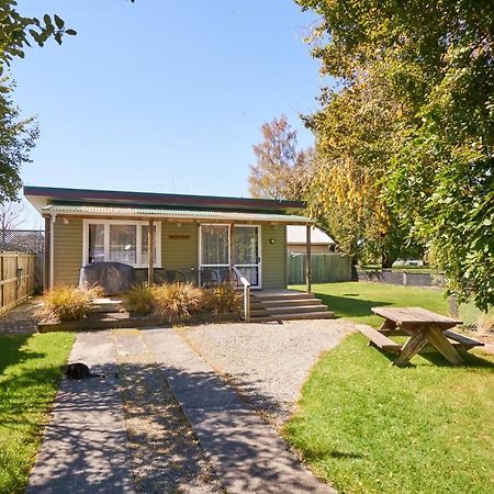Accommodation Fiordland The Bach - One Bedroom Cottage At 226B Milford Road Te Anau Esterno foto