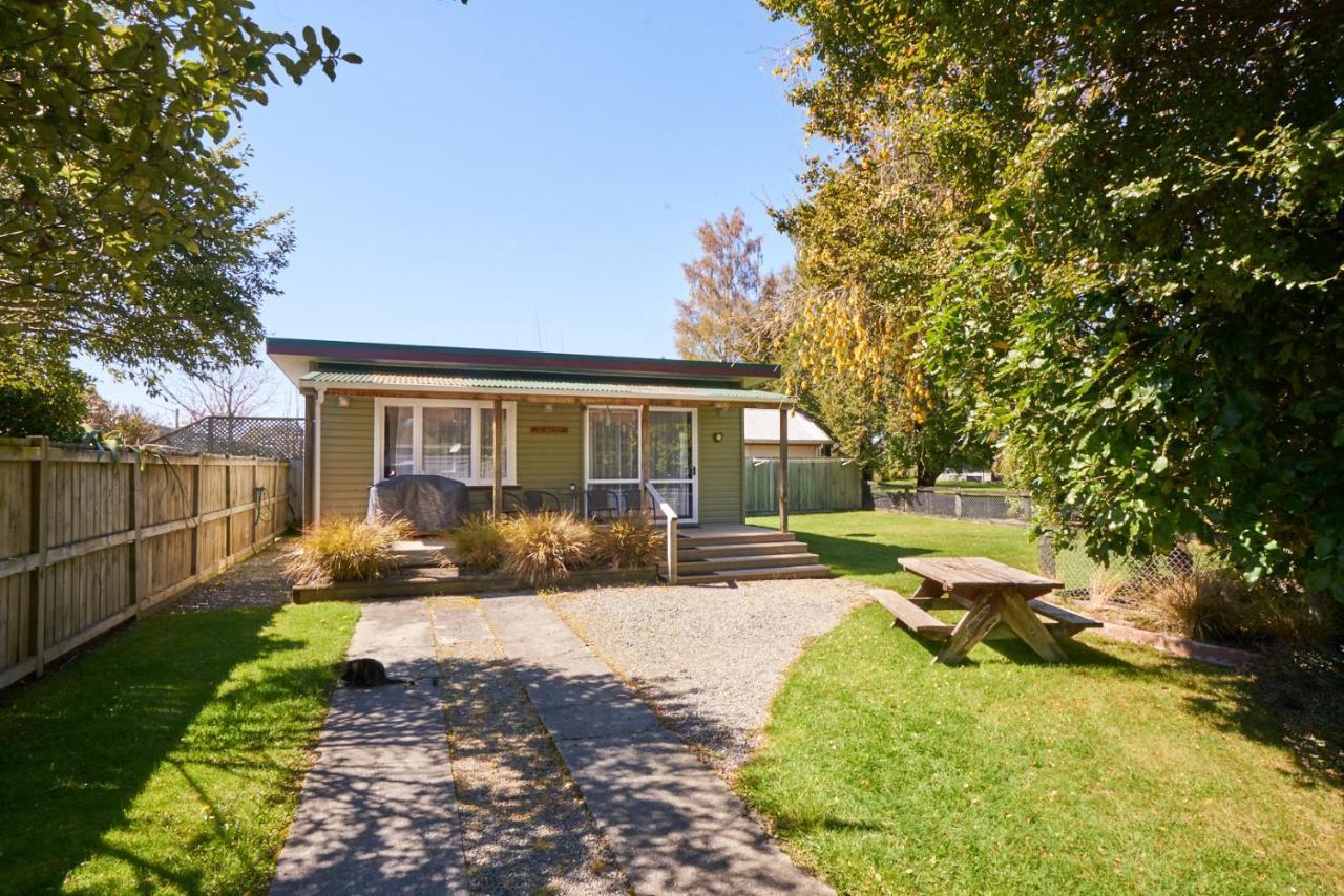 Accommodation Fiordland The Bach - One Bedroom Cottage At 226B Milford Road Te Anau Esterno foto