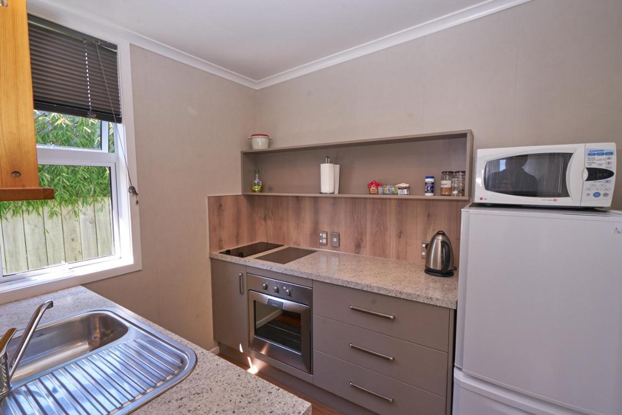 Accommodation Fiordland The Bach - One Bedroom Cottage At 226B Milford Road Te Anau Esterno foto