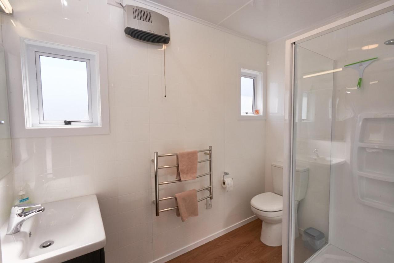 Accommodation Fiordland The Bach - One Bedroom Cottage At 226B Milford Road Te Anau Esterno foto