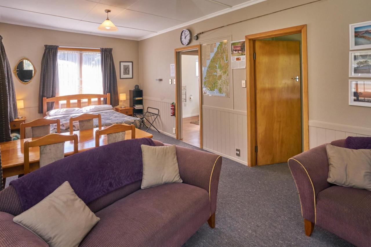 Accommodation Fiordland The Bach - One Bedroom Cottage At 226B Milford Road Te Anau Esterno foto